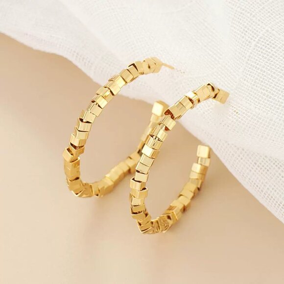 Elegant Gold Hoop Earrings - Picture 2 of 6